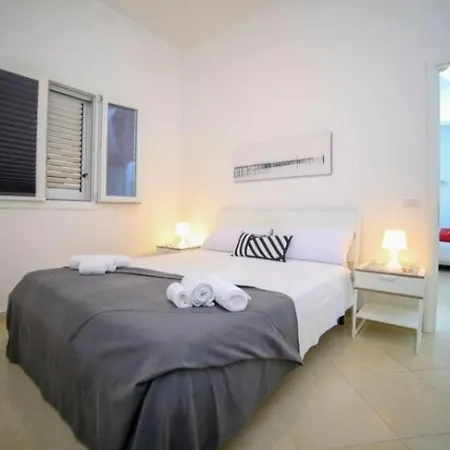 Stelle Gemelle A 350 Mt Dalla Spiaggia E 50 Dal Centro, Con Wi-fi E Completamente Accessoriate *